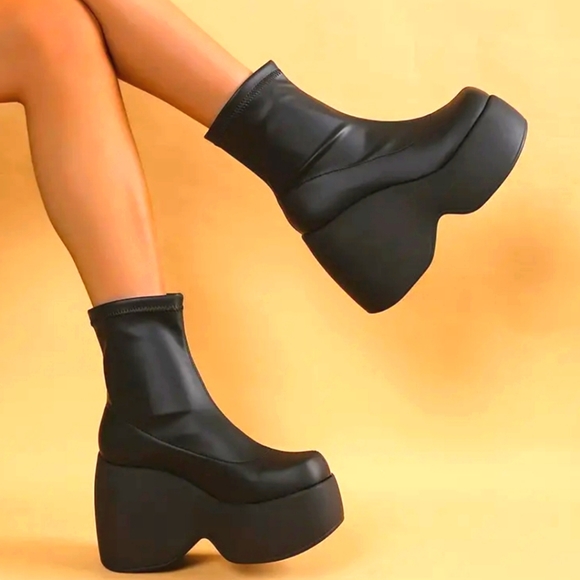 Soldd Ladies chunky platform boots sz 7.5 - Picture 15 of 16